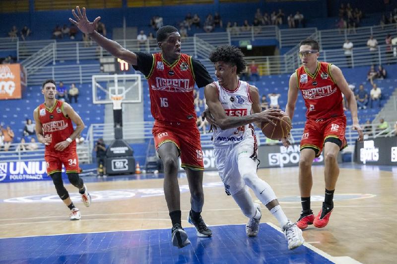 Sesi Franca, em casa, atropela Osasco e se mantém 100% no Paulista de basquete