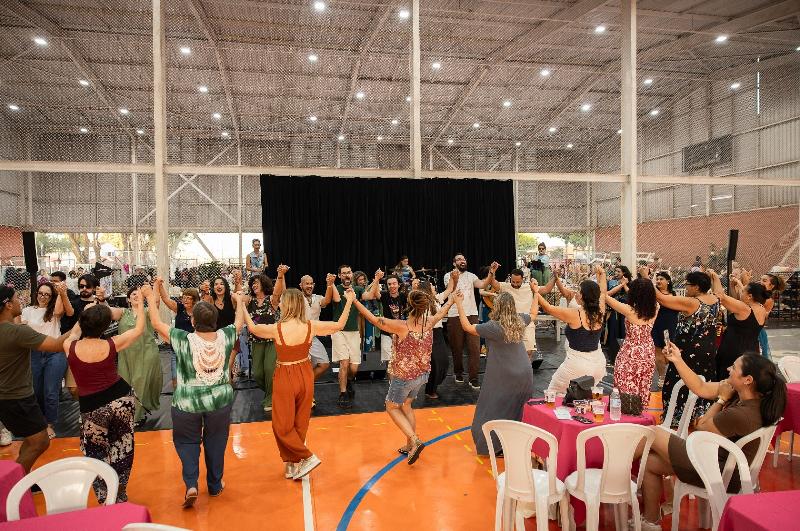 Arraiá da Feira de Quem Faz reúne artesãos, brechós e atrações culturais em edição temática junina